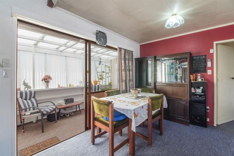 Photo of property in 130 Koutu Road, Kawaha Point, Rotorua, 3010