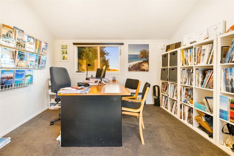 Photo of property in 9 Hamilton Road, Waimauku, 0881