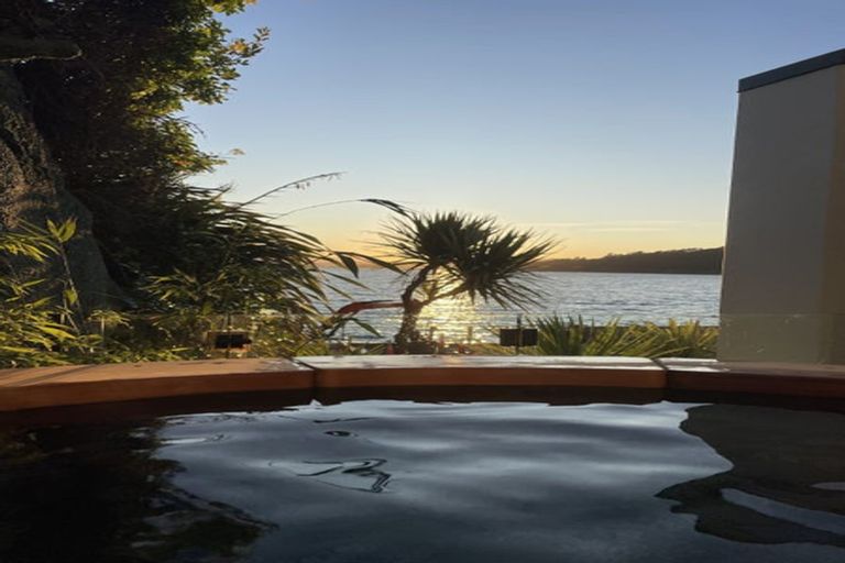 Photo of property in 1/148 Evans Bay Parade, Roseneath, Wellington, 6021