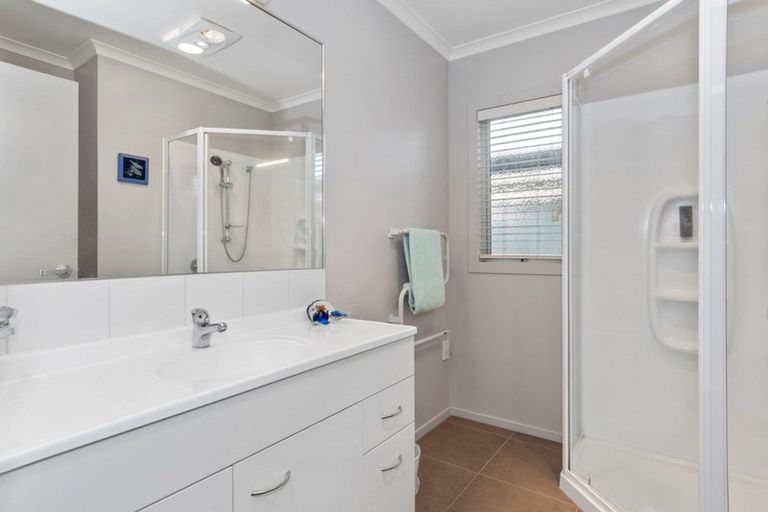 Photo of property in 20 Bridgewater Way, Pyes Pa, Tauranga, 3112