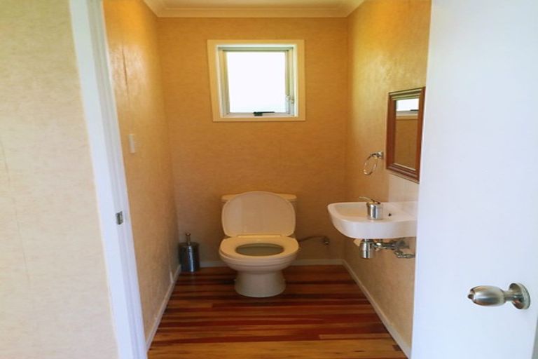 Photo of property in 149 Beach Haven Road, Beach Haven, Auckland, 0626