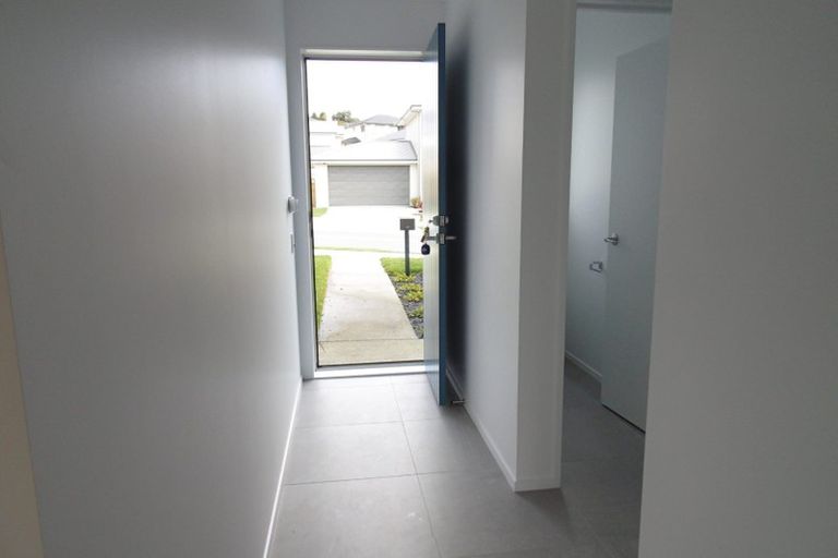 Photo of property in 7 Forbes Mccammon Drive, Swanson, Auckland, 0614