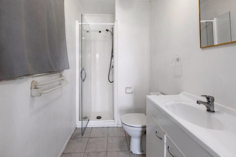 Photo of property in 35 Bayview Road, Browns Bay, Auckland, 0630