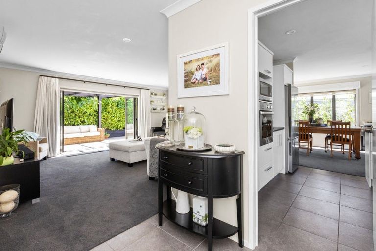 Photo of property in 2/11 Te Aute Road, Havelock North, 4130