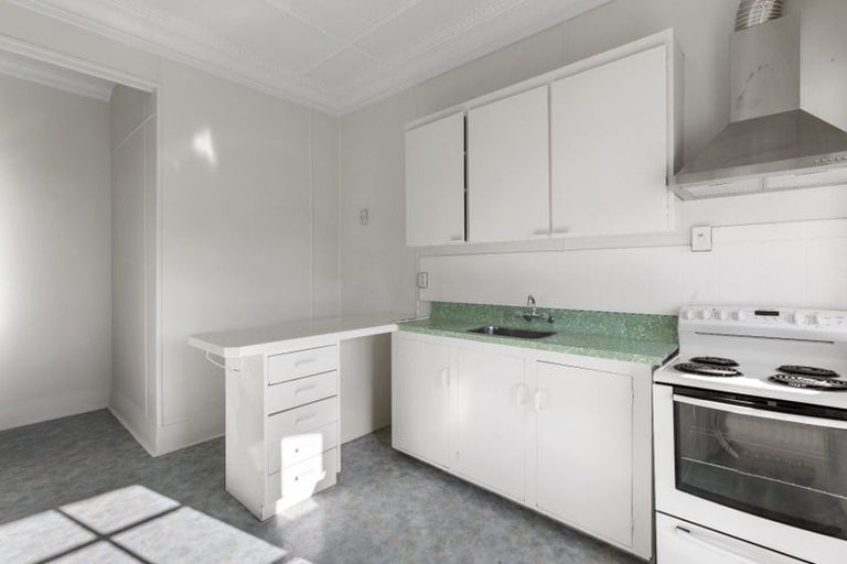 Photo of property in 240 South Road, Caversham, Dunedin, 9012