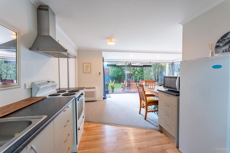 Photo of property in 19 Oxford Street, West End, Timaru, 7910