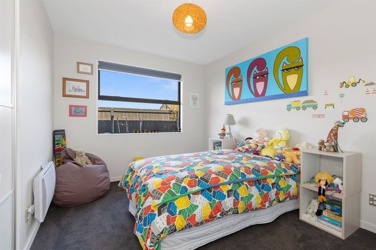 Photo of property in 14 Crown Close, Prebbleton, 7604