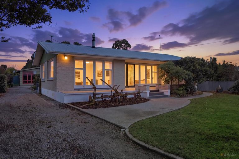 Photo of property in 92 Acacia Drive, Levels, Timaru, 7973