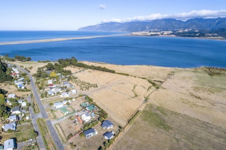 Photo of property in 97 Lake Ferry Road, Lake Ferry, Featherston, 5772