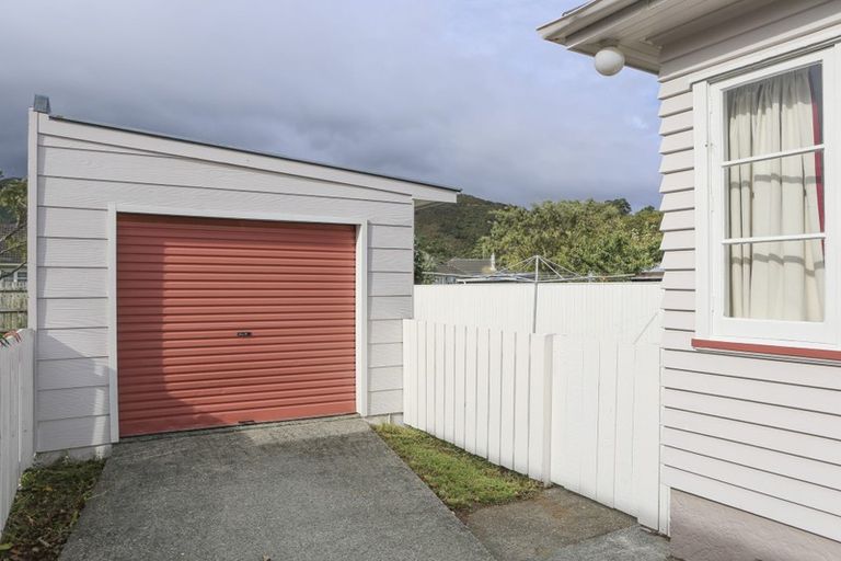 Photo of property in 92 Naenae Road, Naenae, Lower Hutt, 5011