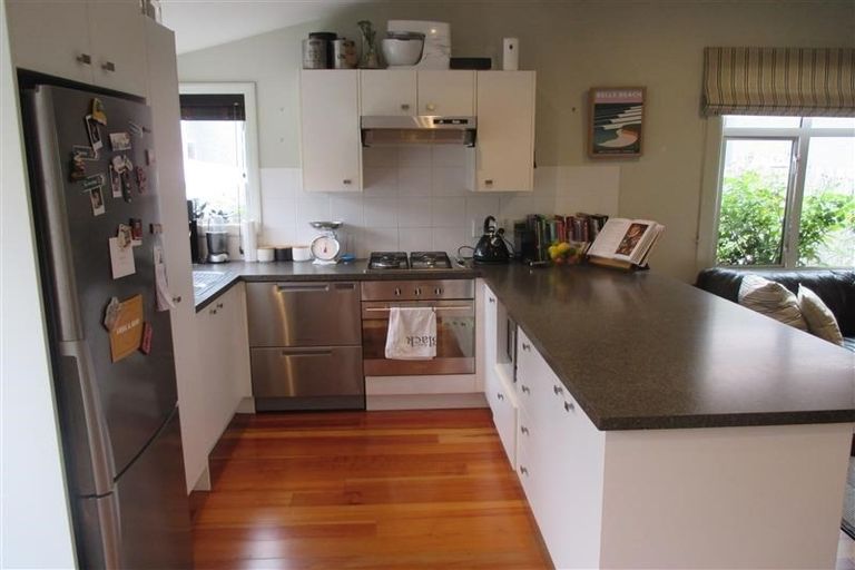 Photo of property in 15 Woodville Street, Edgeware, Christchurch, 8013