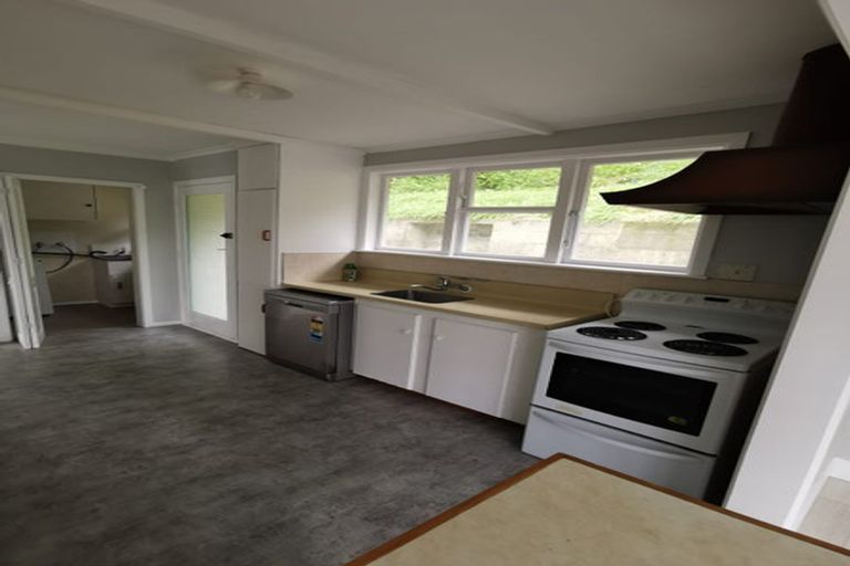 Photo of property in 10 Korokoro Road, Korokoro, Lower Hutt, 5012