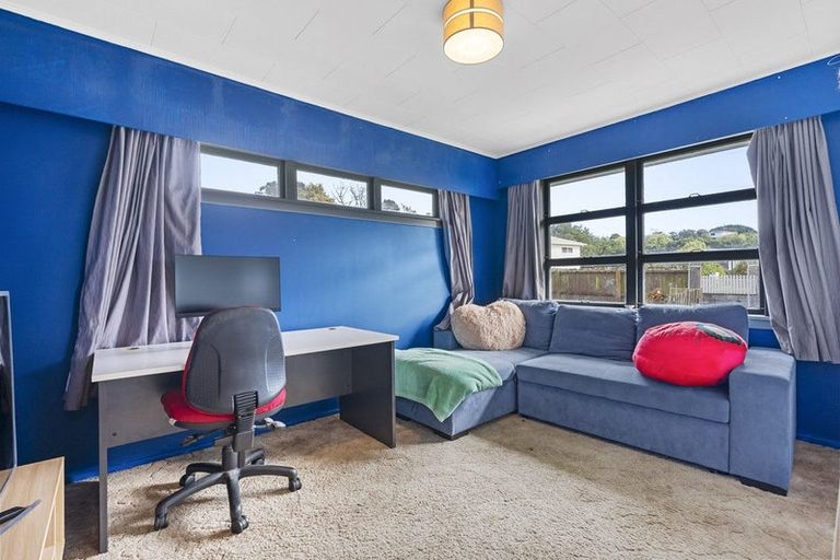 Photo of property in 10 Hillside Crescent, Westown, New Plymouth, 4310