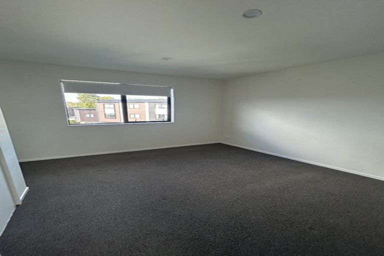 Photo of property in 9/327 Glengarry Road, Glen Eden, Auckland, 0602