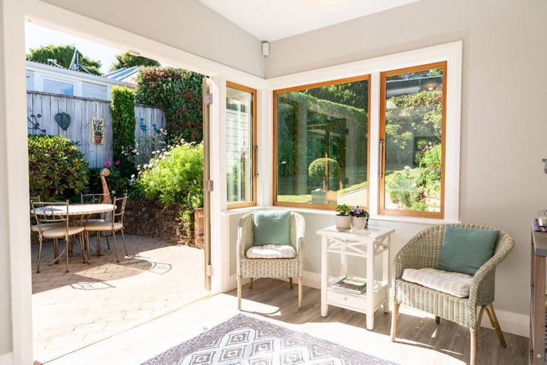 Photo of property in 13 West Road, Northland, Wellington, 6012