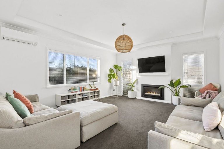 Photo of property in 8 Richards Street, Cambridge, 3434