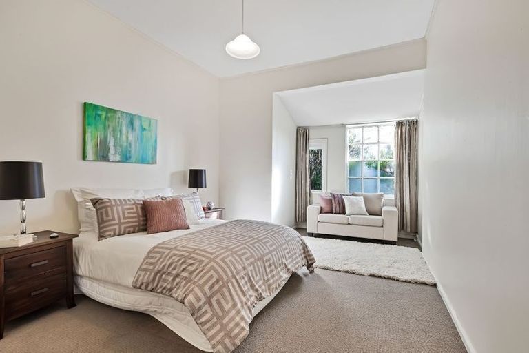 Photo of property in 54 Pirie Street, Mount Victoria, Wellington, 6011