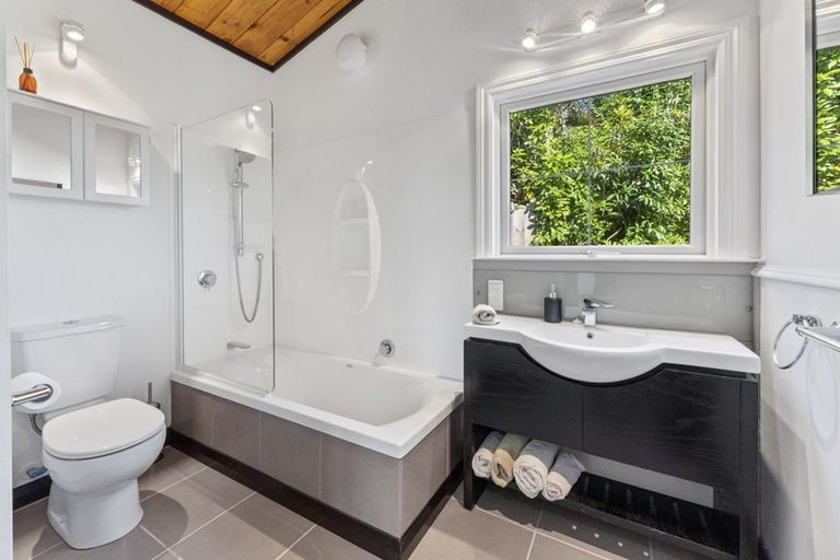 Photo of property in 13 Kenilworth Grove, Silverstream, Upper Hutt, 5019