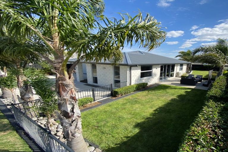 Photo of property in 120 The Boulevard, Papamoa Beach, Papamoa, 3118