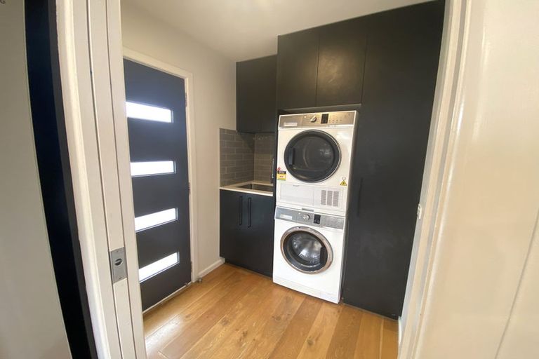 Photo of property in 21 Durham Street, Te Atatu Peninsula, Auckland, 0610