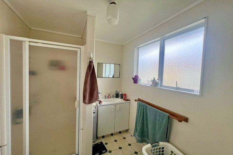 Photo of property in 40 Hassan Drive, Massey, Auckland, 0614
