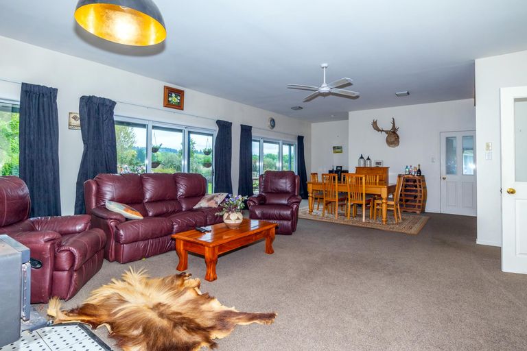 Photo of property in 74 School Road, Pleasant Valley, Geraldine, 7991