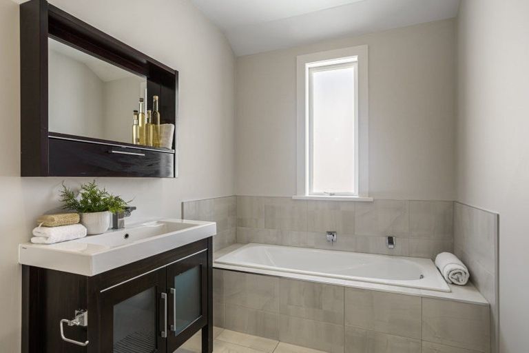 Photo of property in 30 Church Street, Devonport, Auckland, 0624