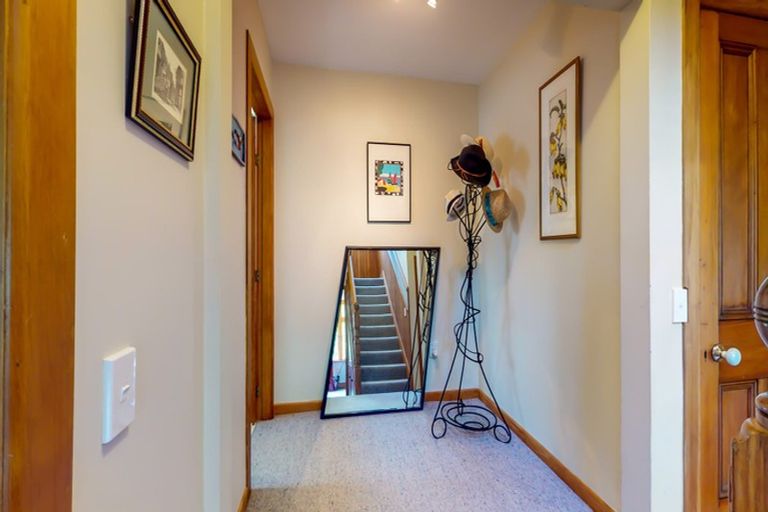 Photo of property in 123 Kelburn Parade, Kelburn, Wellington, 6012