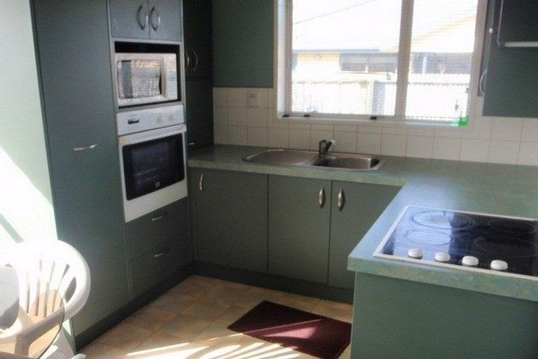 Photo of property in 3/12 Mortlake Street, Islington, Christchurch, 8042