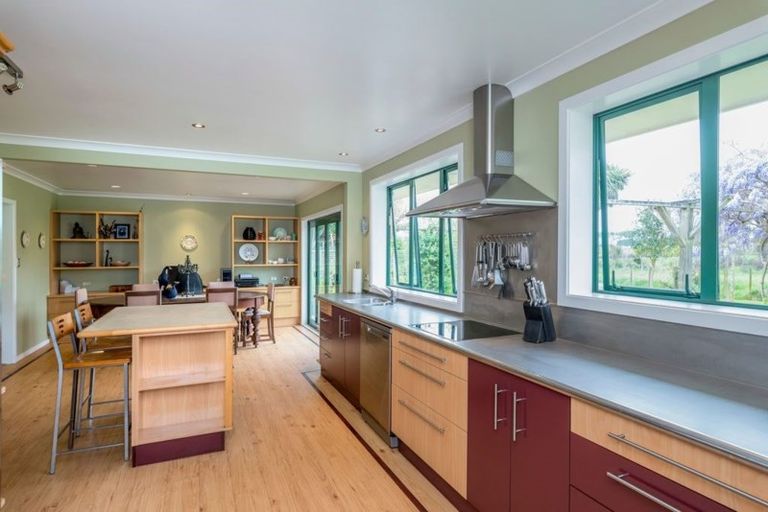 Photo of property in 33 Mokena Kohere Street, Manakau, Levin, 5573