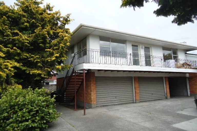 Photo of property in 2/7 Division Street, Riccarton, Christchurch, 8041