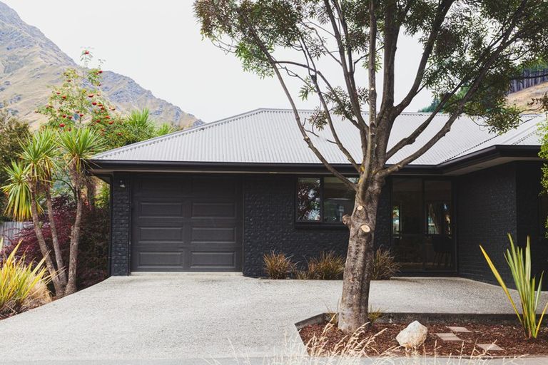 Photo of property in 1a Maple Court, Arthurs Point, Queenstown, 9371