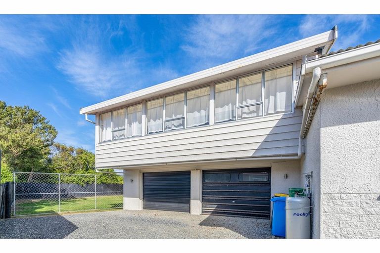 Photo of property in 10 Robert Street, Otatara, Invercargill, 9879