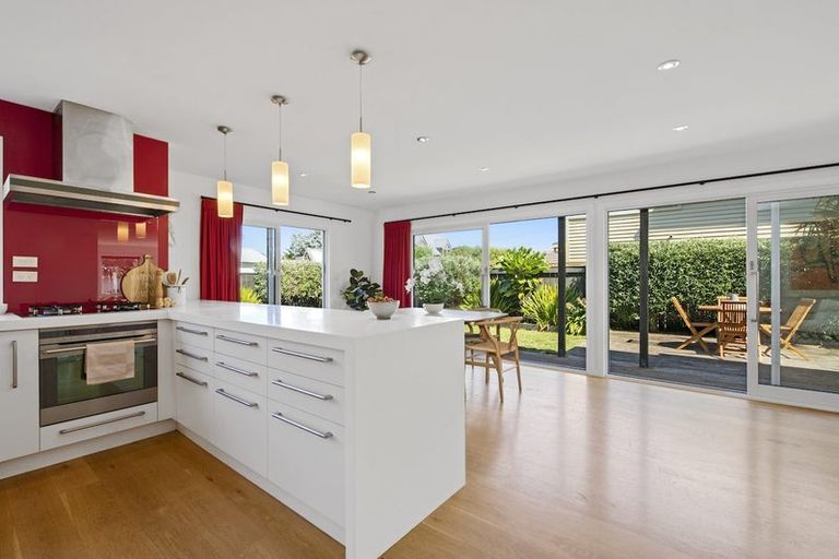 Photo of property in 19 Miro Street, Eastbourne, Lower Hutt, 5013