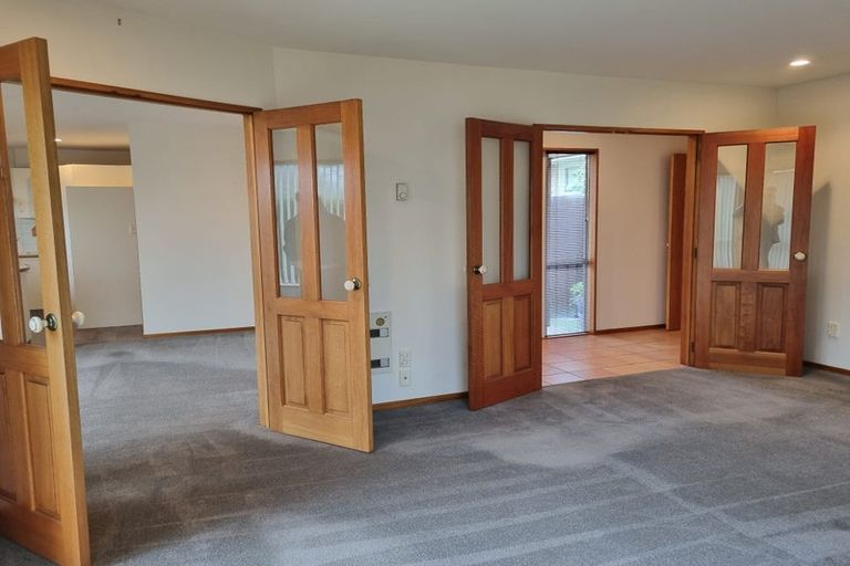 Photo of property in 5a Oakhurst Place, Russley, Christchurch, 8042