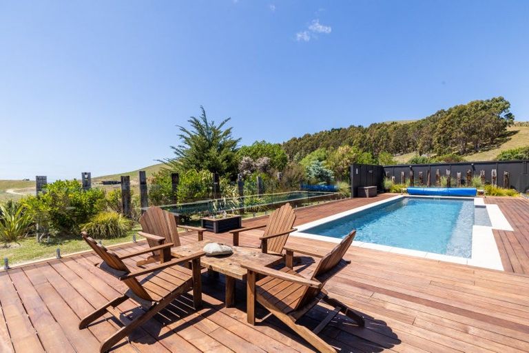 Photo of property in 63 Waipuka Road, Waimarama, Havelock North, 4294