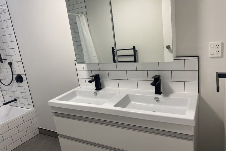 Photo of property in 1/51a Lynden Avenue, Hillcrest, Auckland, 0627