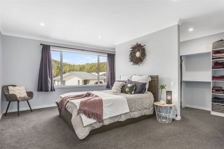 Photo of property in 16 Schooner Drive, Whitby, Porirua, 5024