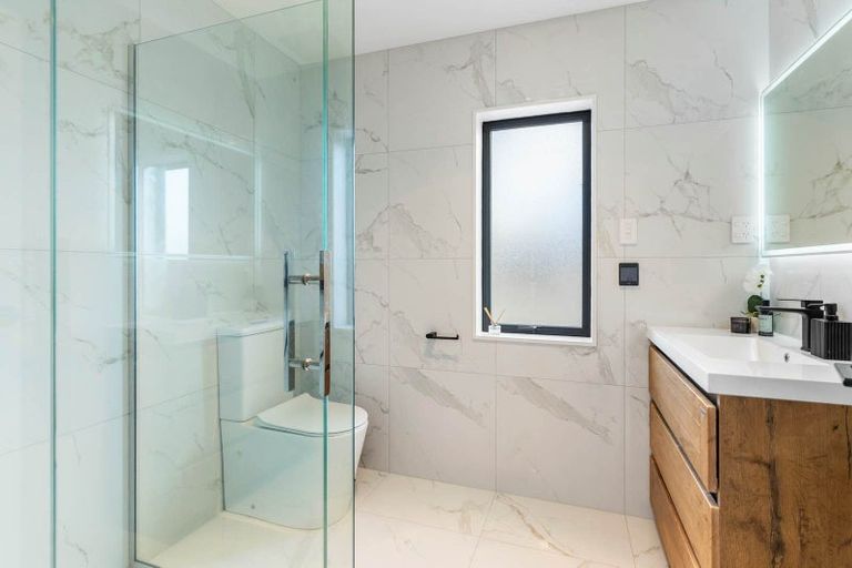 Photo of property in 8 Fjord Way, Karaka, Papakura, 2113