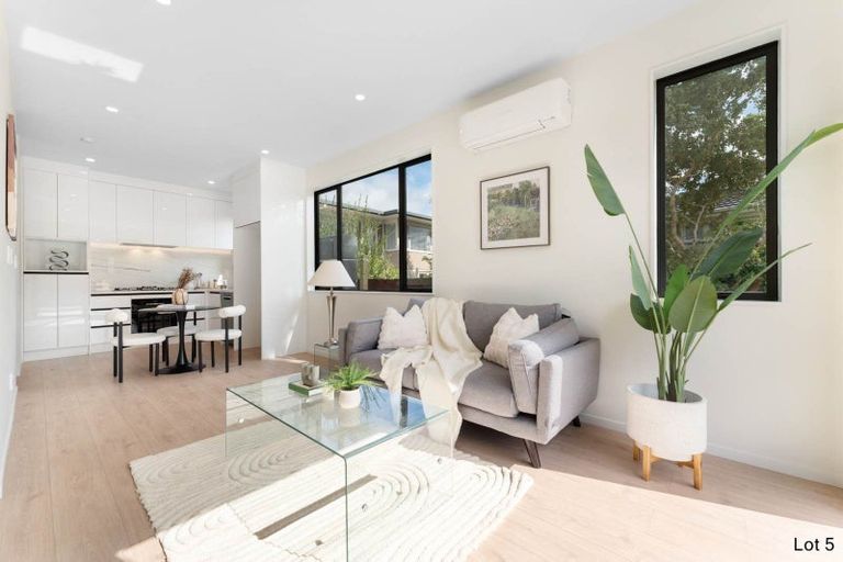 Photo of property in 41f Kowhai Road, Mairangi Bay, Auckland, 0630