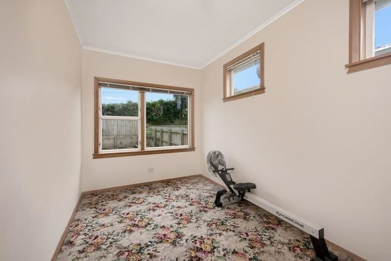 Photo of property in 69 Trelissick Crescent, Ngaio, Wellington, 6035
