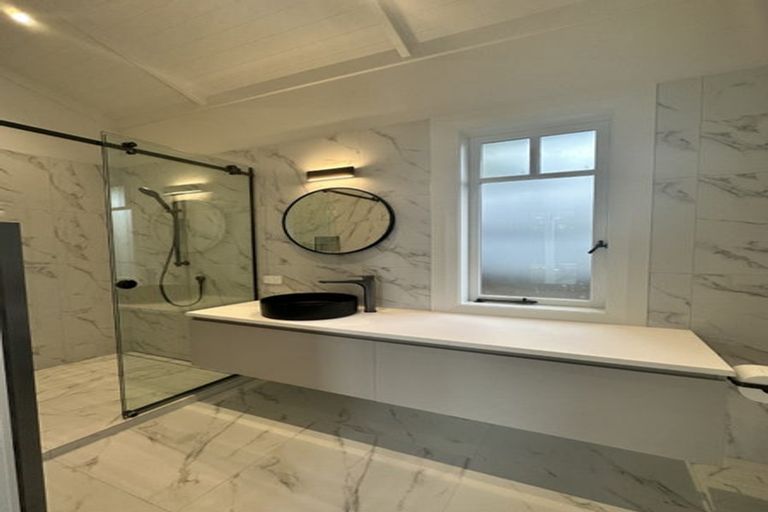 Photo of property in 50 Wairoa Road, Narrow Neck, Auckland, 0624