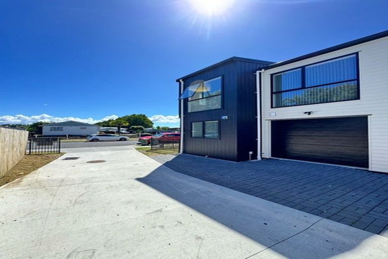 Photo of property in 9a Pukeroa Place, Papakura, 2110