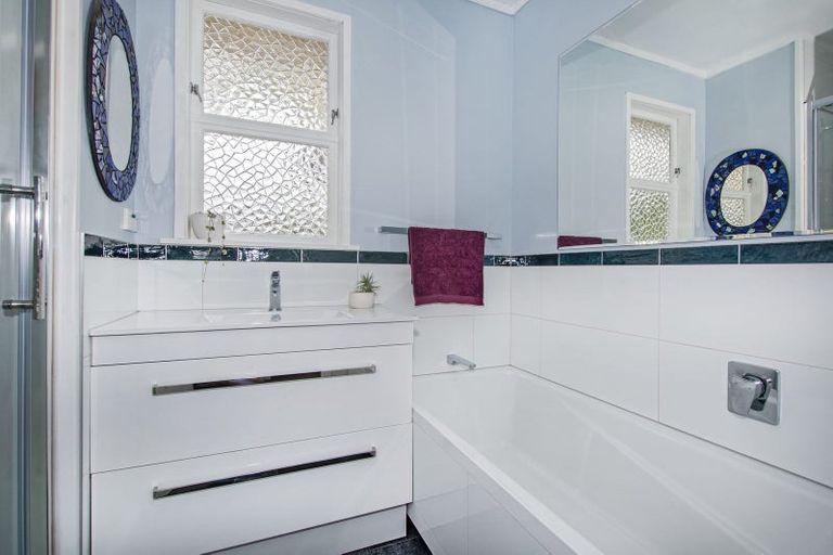 Photo of property in 16 Ranfurly Place, Te Kamo, Whangarei, 0112