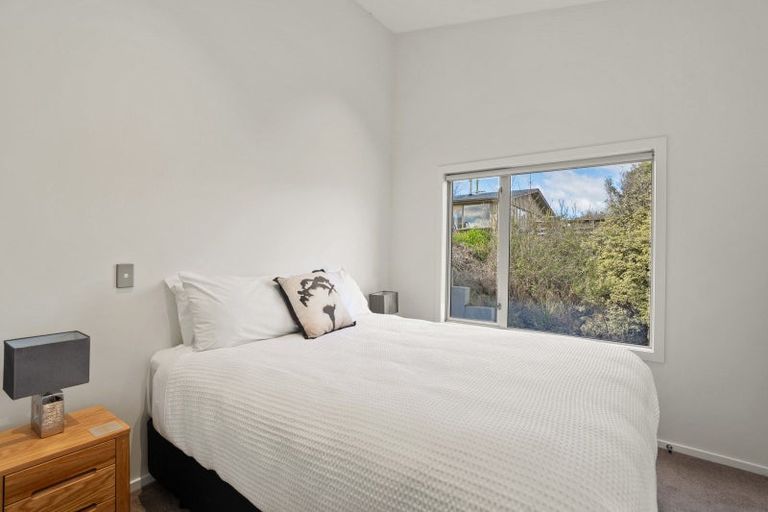 Photo of property in Lakeview Heights, 2/124 Lismore Street, Wanaka, 9305