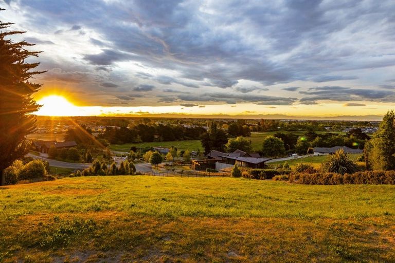 Photo of property in 30 Kitcheners Knoll Road, Kennedys Bush, Christchurch, 8025