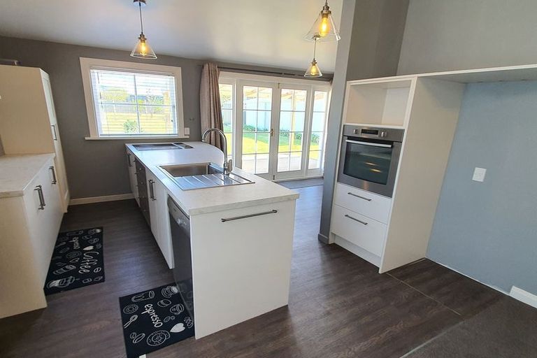 Photo of property in 14 Rhodes Street, Waimate, 7924