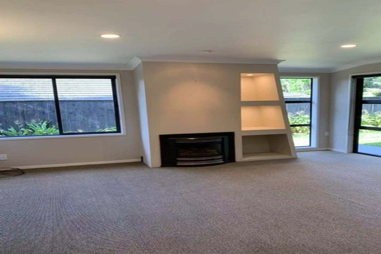 Photo of property in 15 Twin Court, Albany, Auckland, 0632