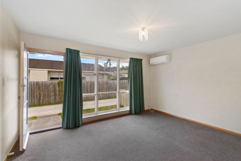 Photo of property in 2/355 Worcester Street, Linwood, Christchurch, 8011