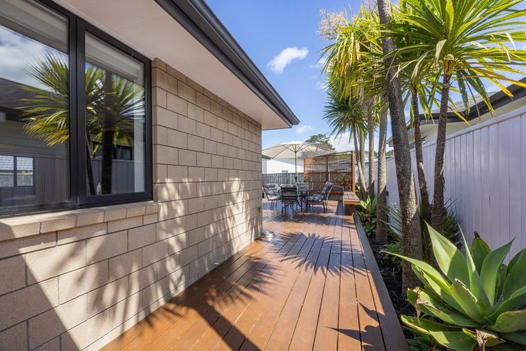 Photo of property in 61 Vinistra Road, Kumeu, 0810
